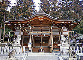 丸山三輪神社拝殿正面