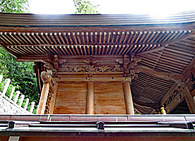 丸山三輪神社本殿右側面
