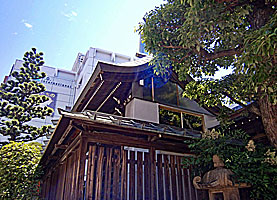 生田三宮神社本殿右側面