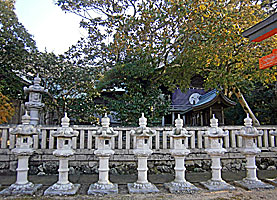洲本八幡神社幣殿・本殿左側面