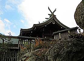高岳神社本殿左側面