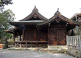 高岳神社拝殿・幣殿左側面