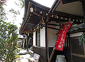 高取山本宮高取神社拝殿左側面