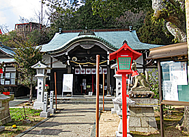 高取山本宮高取神社拝殿左より