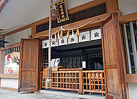徳井神社拝所左より