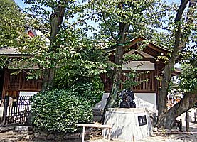 筒井八幡神社社殿右側面