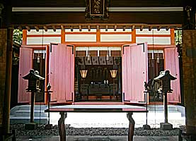 筒井八幡神社拝殿内部
