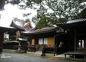 魚吹八幡神社社殿