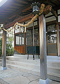 山手熊野神社（宇治野山熊野神社）拝殿向拝左より