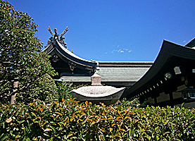 夢野熊野神社本殿右側面