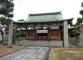 夢野熊野神社拝殿左より