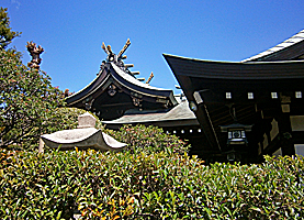 夢野熊野神社本殿右側面