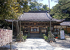 石浦神社拝殿正面