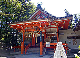 金澤神社拝殿左より