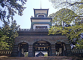 尾山神社神門近景