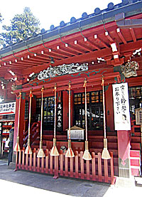 箱根神社拝殿向拝左より