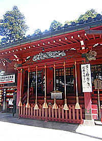 箱根神社拝殿向拝左より