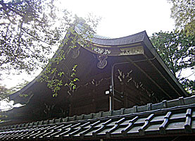 粟田神社本殿左背面