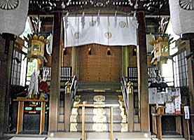 粟田神社内拝殿内部