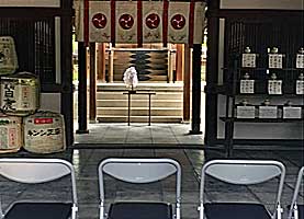 敷地神社拝殿内部