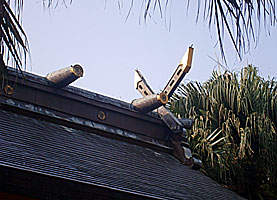 青島神社本殿千木