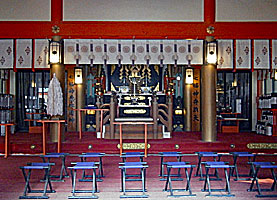 青島神社拝殿内部