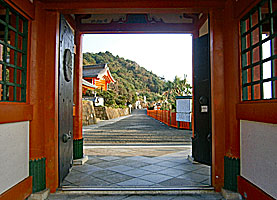 鵜戸神宮楼門入口