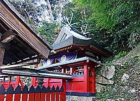 生駒山口神社本殿左より