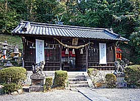 生駒山口神社割拝殿右より