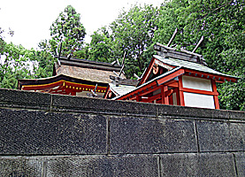 糸井神社本殿左より