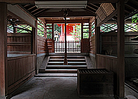 糸井神社幣殿内部