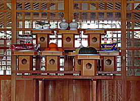 糸井神社拝殿内部