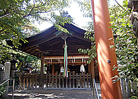漢國神社拝殿左より