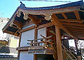 京終飛鳥神社本殿右側面