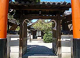 京終飛鳥神社神門