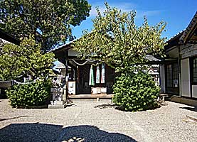 京終飛鳥神社拝殿遠景