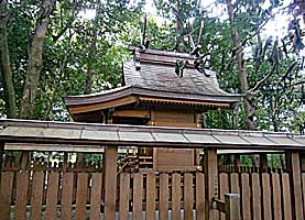 増御子神社社殿左側面