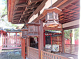 奈良町天神社幣殿右釣燈籠