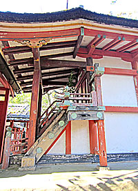 奈良町天神社本殿左より