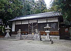 讃岐神社拝殿近景左より
