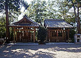 富雄恵美須神社社殿・英霊殿