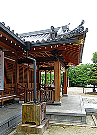 田原本津島神社拝殿向拝右側面