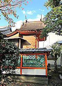 薬園八幡神社本殿左側面