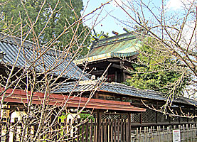 柳澤神社本殿左より
