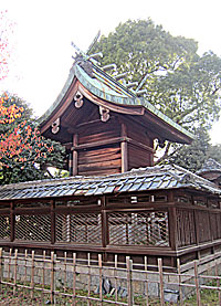 柳澤神社本殿左背面