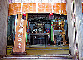 吉水神社拝殿内部