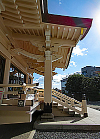 岡山神社拝殿向拝右側面