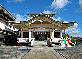 岡山神社拝殿正面