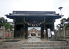 岡山神社随神門