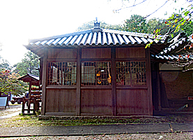 牛窓神社拝殿左側面